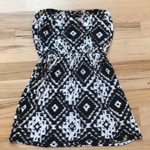 Three Pink Hearts Trixxi strapless top